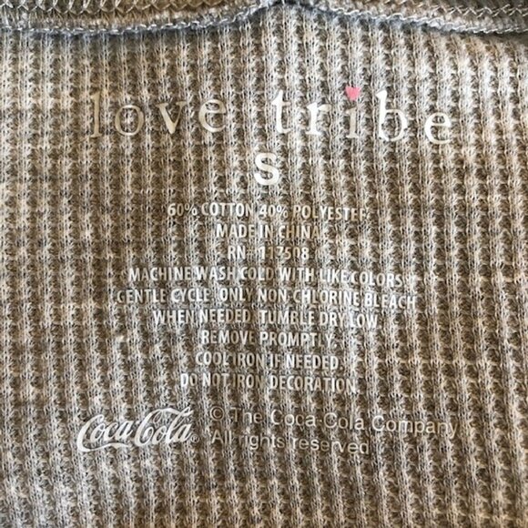 Coca Cola Drink Coca Cola Graphic Thermal Top Small - Picture 10 of 10